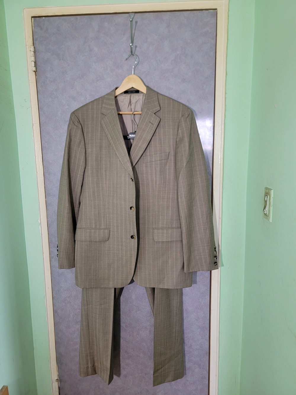 Boss Men's Taupe Plaid Two-Piece Suit Blazer & Trousers